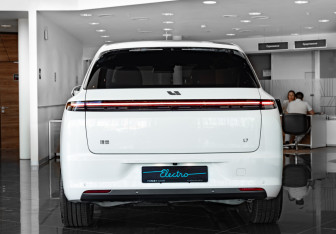 Новый LiXiang L7 2024 (6 фото)