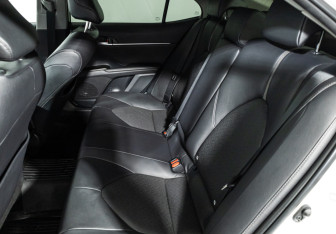 Подержанный автомобиль Toyota Camry Sedan 2022 года (10 фото)