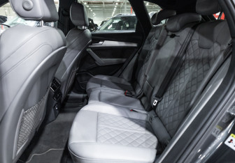 Подержанный автомобиль Audi Q5 2019 года (20 фото)