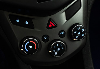 Подержанный автомобиль Chevrolet Aveo Sedan 2012 года (15 фото)