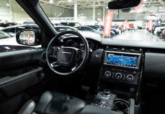 Подержанный автомобиль Land Rover Discovery 2019 года (19 фото)
