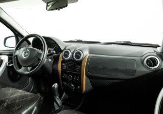 Подержанный автомобиль LADA (ВАЗ) Largus Wagon 2017 года (9 фото)