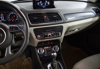 Подержанный автомобиль Audi Q3 2013 года (18 фото)