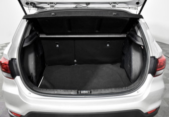 Подержанный автомобиль Kia Rio Hatchback 2020 года (18 фото)