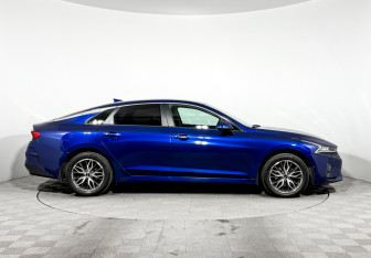 Подержанный автомобиль Kia K5 2020 года (4 фото)