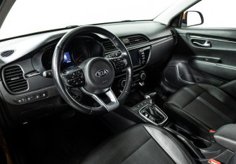 Подержанный автомобиль Kia Rio Hatchback 2019 года (11 фото)