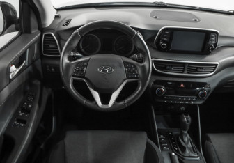 Подержанный автомобиль Hyundai Tucson 2020 года (11 фото)