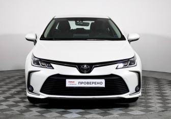 Подержанный автомобиль Toyota Corolla Sedan 2019 года (2 фото)