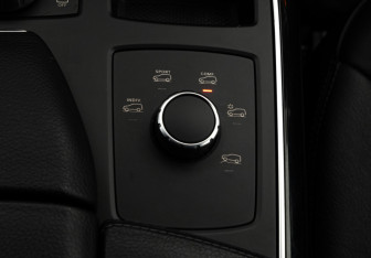 Подержанный автомобиль Mercedes-Benz GLE 2016 года (20 фото)