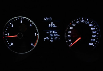 Подержанный автомобиль Volkswagen Amarok 2013 года (18 фото)