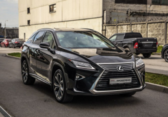 Подержанный автомобиль Lexus RX 2016 года (6 фото)