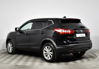 Подержанный автомобиль Nissan Qashqai 2016 года (7 фото)