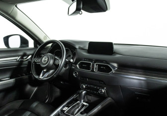 Подержанный автомобиль Mazda CX-5 2017 года (9 фото)