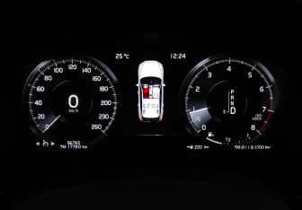 Подержанный автомобиль Volvo XC60 2021 года (24 фото)
