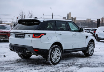 Подержанный автомобиль Land Rover Range Rover Sport 2018 года (7 фото)
