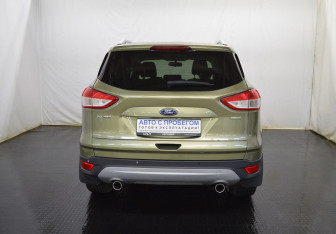Подержанный автомобиль Ford Kuga 2014 года (6 фото)