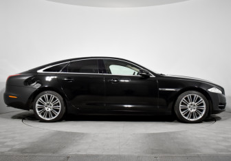 Подержанный автомобиль Jaguar XJ 2011 года (4 фото)