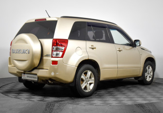 Подержанный автомобиль Suzuki Grand Vitara 2008 года (5 фото)