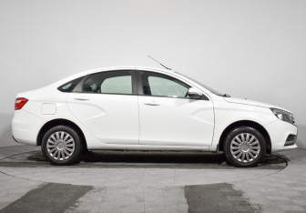 Подержанный автомобиль LADA (ВАЗ) Vesta Sedan 2017 года (4 фото)