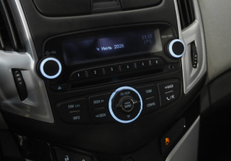 Подержанный автомобиль Chevrolet Cruze Wagon 2014 года (13 фото)