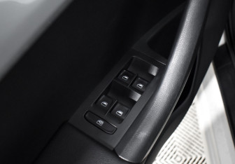 Подержанный автомобиль Skoda Octavia Liftback 2014 года (10 фото)
