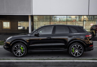 Подержанный автомобиль Porsche Cayenne 2019 года (9 фото)