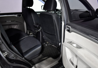 Подержанный автомобиль Mitsubishi Pajero Sport 2012 года (12 фото)