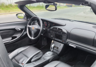 Подержанный автомобиль Porsche Boxster 2004 года (23 фото)