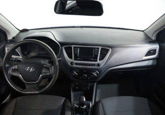 Подержанный автомобиль Hyundai Solaris Sedan 2019 года (10 фото)