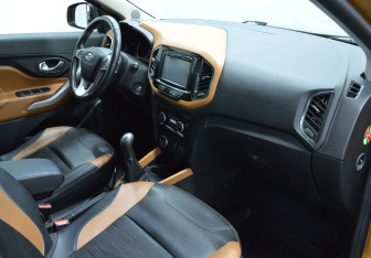 Подержанный автомобиль LADA (ВАЗ) XRAY 2019 года (12 фото)