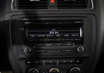 Подержанный автомобиль Volkswagen Jetta Sedan 2012 года (15 фото)