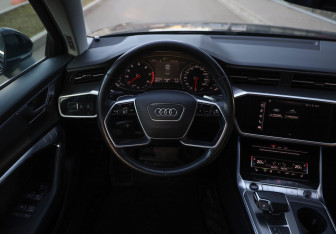 Подержанный автомобиль Audi A6 Sedan 2021 года (9 фото)