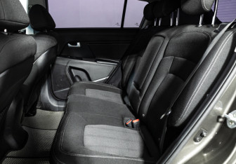 Подержанный автомобиль Kia Sportage 2015 года (10 фото)