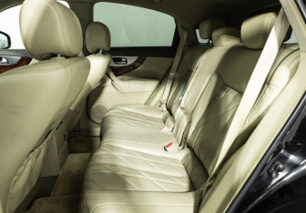 Подержанный автомобиль Infiniti FX 2011 года (10 фото)