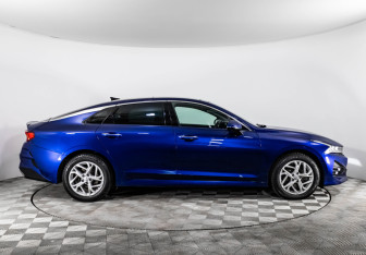 Подержанный автомобиль Kia K5 2020 года (6 фото)