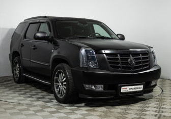 Подержанный автомобиль Cadillac Escalade Suv 2010 года (3 фото)