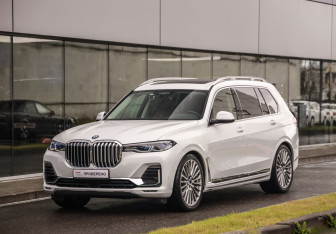 Подержанный автомобиль BMW X7 2020 года (3 фото)