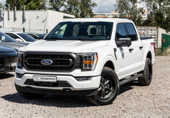 Подержанный автомобиль Ford F-150 2021 года (1 фото)