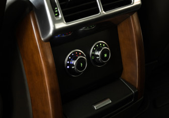 Подержанный автомобиль Land Rover Range Rover 2010 года (21 фото)