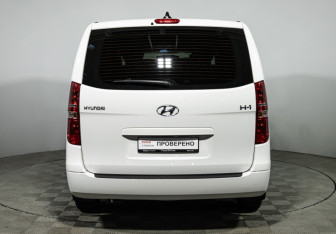 Подержанный автомобиль Hyundai H-1 2021 года (6 фото)