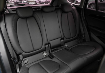 Подержанный автомобиль BMW X1 2016 года (29 фото)