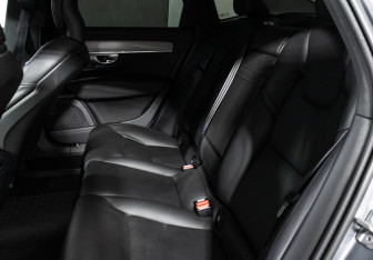 Подержанный автомобиль Volvo S90 2019 года (10 фото)