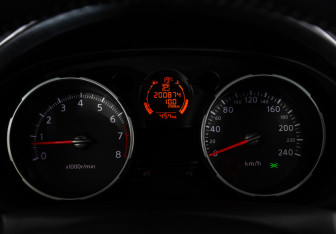 Подержанный автомобиль Nissan Qashqai 2009 года (18 фото)