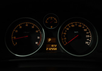 Подержанный автомобиль Opel Astra Hatchback 2007 года (12 фото)