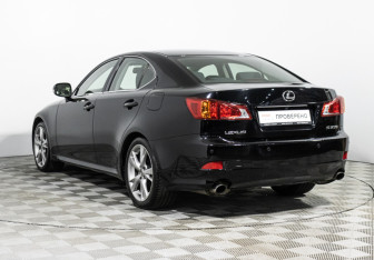 Подержанный автомобиль Lexus IS Sedan 2008 года (7 фото)