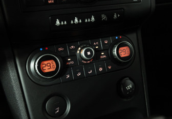 Подержанный автомобиль Nissan Qashqai 2008 года (16 фото)