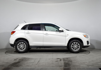 Подержанный автомобиль Mitsubishi ASX 2013 года (4 фото)