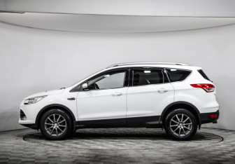 Подержанный автомобиль Ford Kuga 2013 года (8 фото)