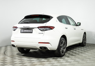 Подержанный автомобиль Maserati Levante 2017 года (5 фото)