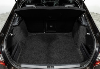 Подержанный автомобиль Skoda Octavia Liftback 2018 года (16 фото)